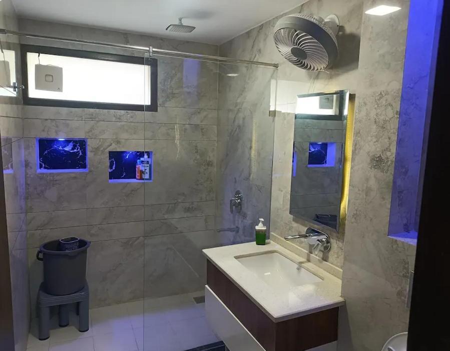 פנצ'קולה Homistay 1 Bhk חדר תמונה